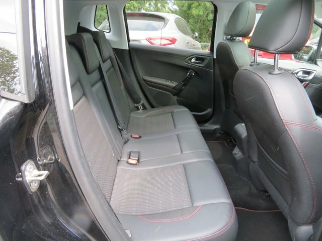 Peugeot 2008 1.2 Puretech Active Black #12