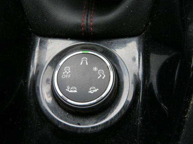 Peugeot 2008 1.2 Puretech Active Black #30