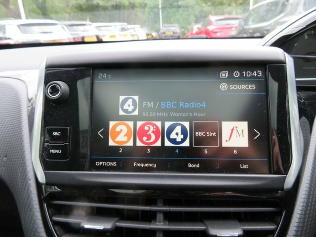 Peugeot 2008 1.2 Puretech Active Black #26
