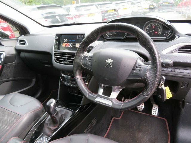 Peugeot 2008 1.2 Puretech Active Black #16
