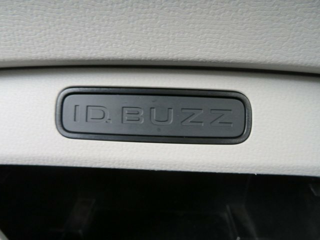 Volkswagen ID.Buzz 150Kw Commerce 77Kwh 204 Ps Silver #49