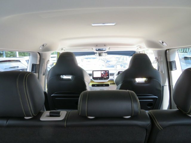 Volkswagen ID.Buzz 150Kw Commerce 77Kwh 204 Ps Silver #18