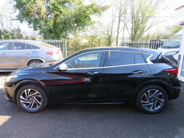Infiniti Q30 Se Black #17