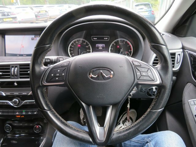 Infiniti Q30 Se Black #15