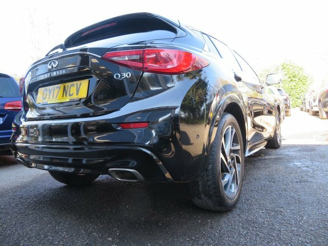 Infiniti Q30 Se Black #19
