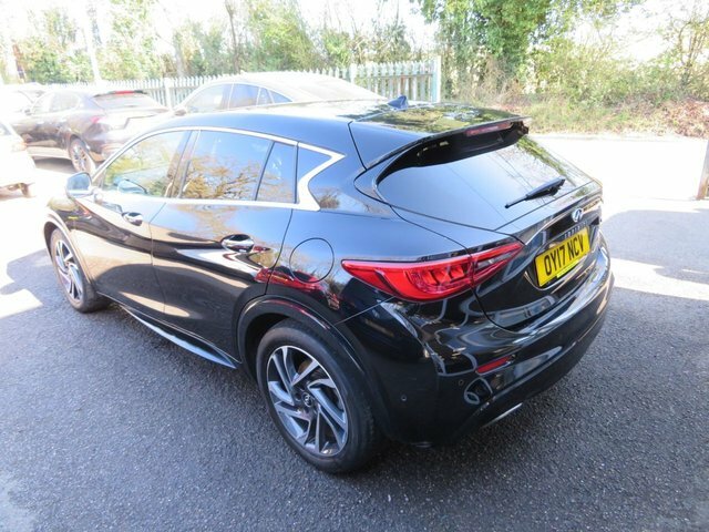 Infiniti Q30 2017 1.6T Premium Hatchback Euro Black #4
