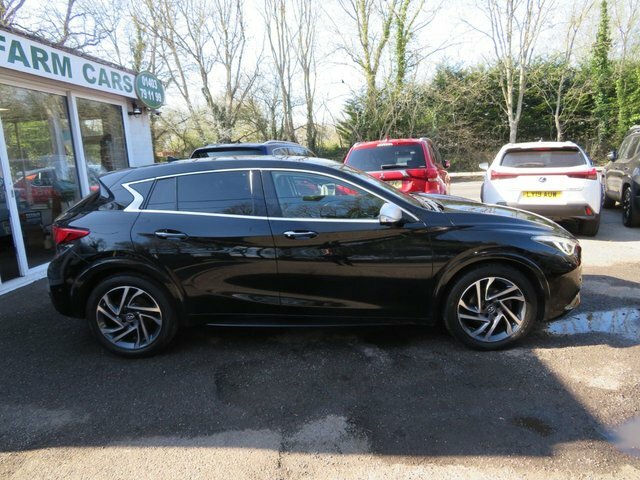Infiniti Q30 Se Black #14