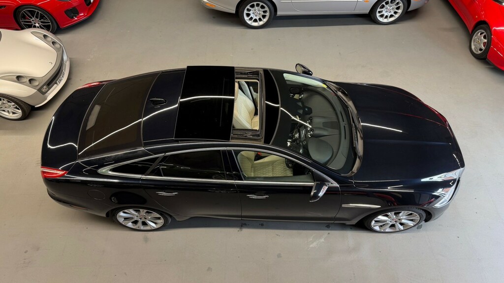 Jaguar XJ 3.0D V6 Portfolio Saloon Euro 6 S Black #33