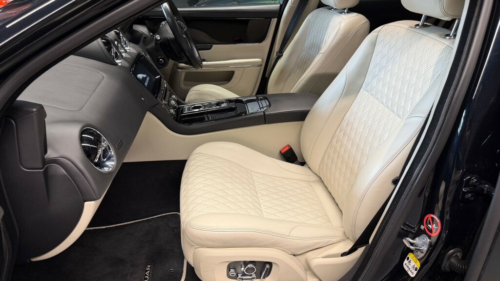 Jaguar XJ 3.0D V6 Portfolio Saloon Euro 6 S Black #27