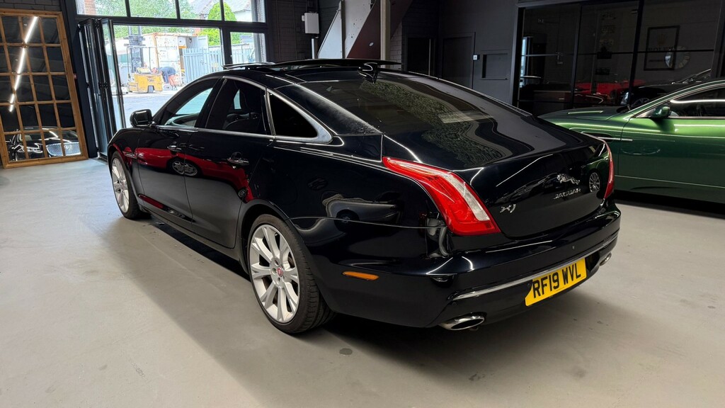 Jaguar XJ 3.0D V6 Portfolio Saloon Euro 6 S Black #9