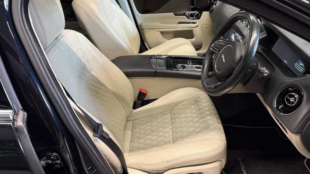 Jaguar XJ 3.0D V6 Portfolio Saloon Euro 6 S Black #11