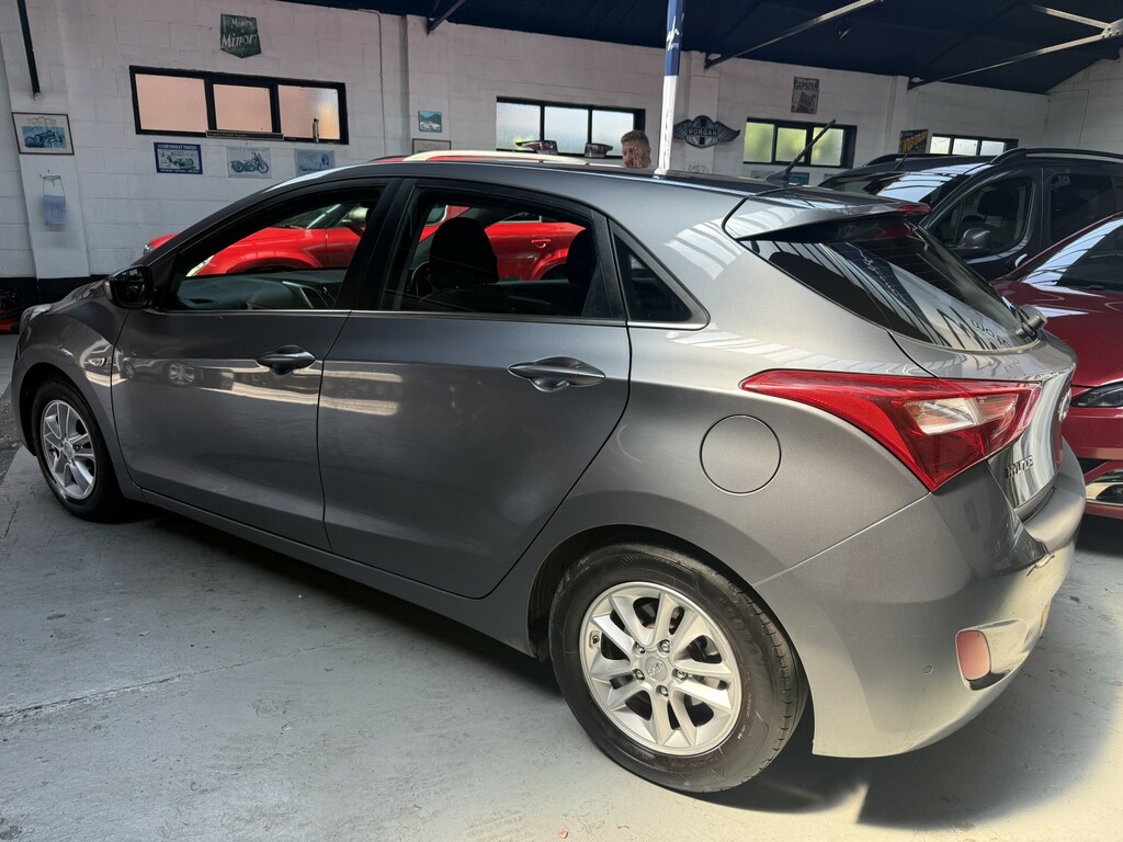 Hyundai I30 1.6 Crdi Blue Drive Se 201515 Grey #2