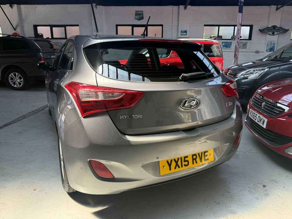 Hyundai I30 1.6 Crdi Blue Drive Se 201515 Grey #3