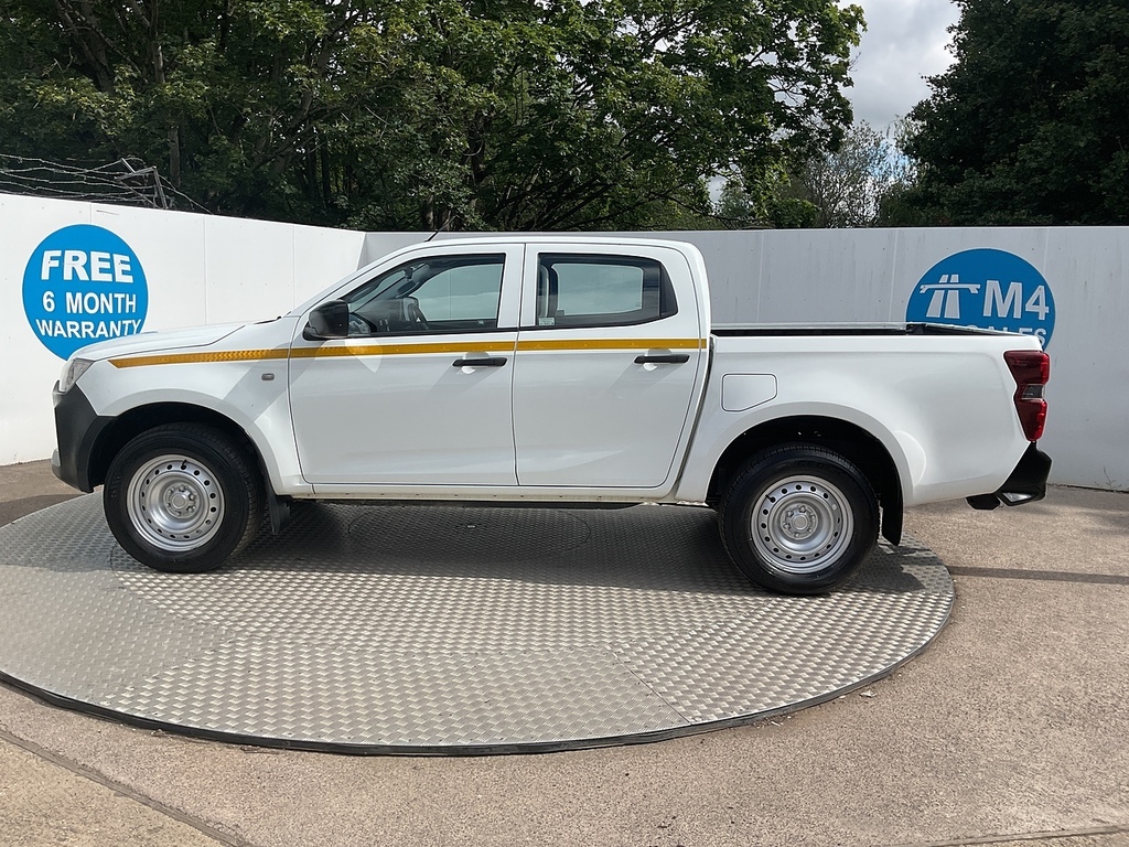Isuzu D-Max Td Utility Crewcab 4X4 A C Euro 6 U8128 Ulez CV73GVF White #6