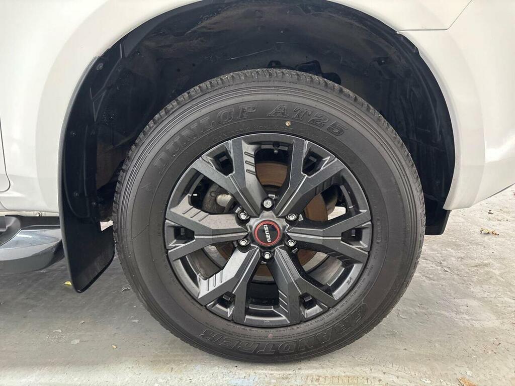 Isuzu D-Max 1.9 V-cross Double Cab 4X4 Silver #26