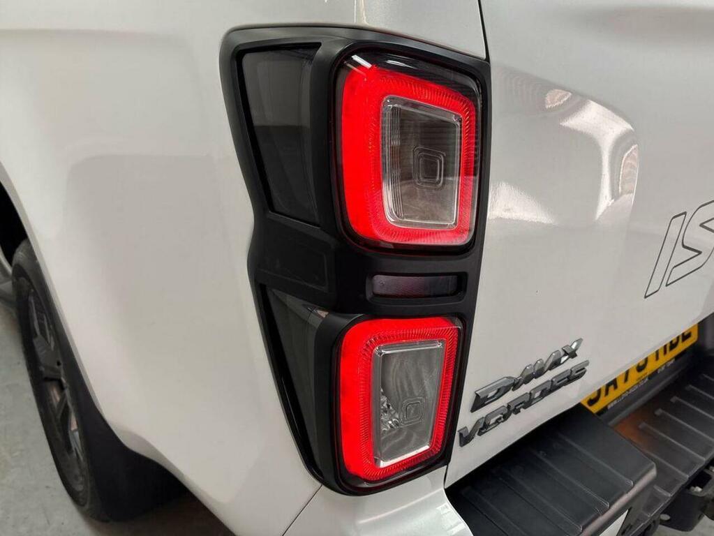 Isuzu D-Max 1.9 V-cross Double Cab 4X4 Silver #31