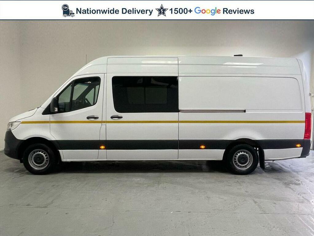 Mercedes-Benz Sprinter Mpv White #4