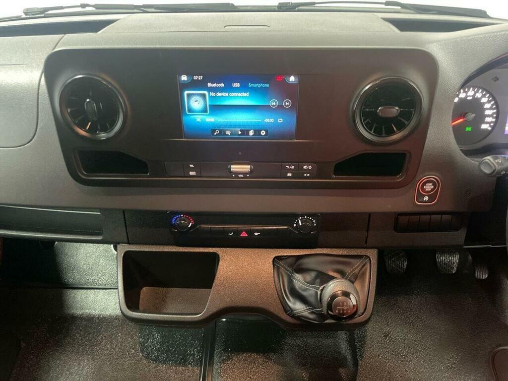 Mercedes-Benz Sprinter Mpv White #14
