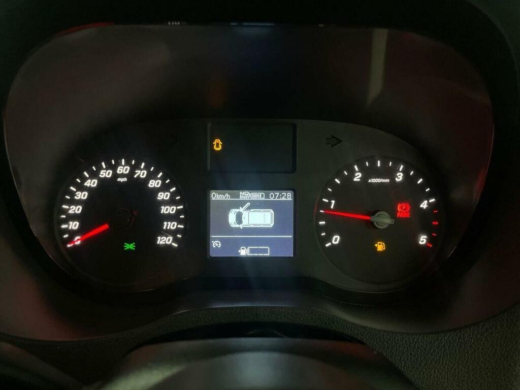 Mercedes-Benz Sprinter Mpv White #13