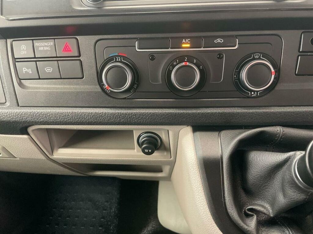 Volkswagen Transporter White #15