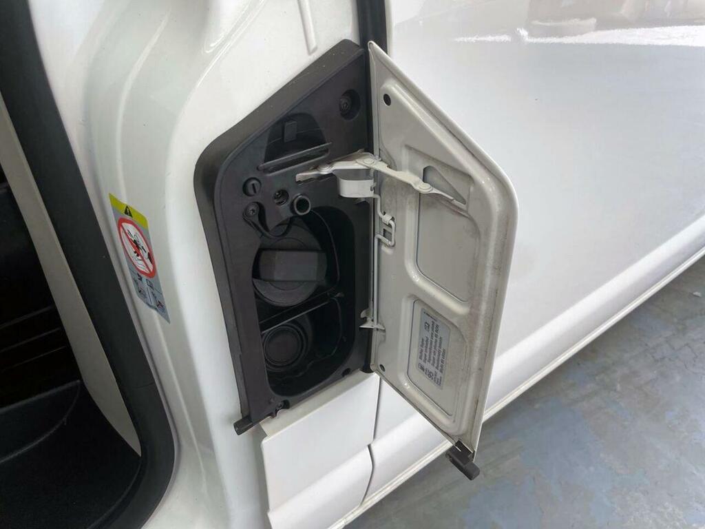 Volkswagen Transporter White #42