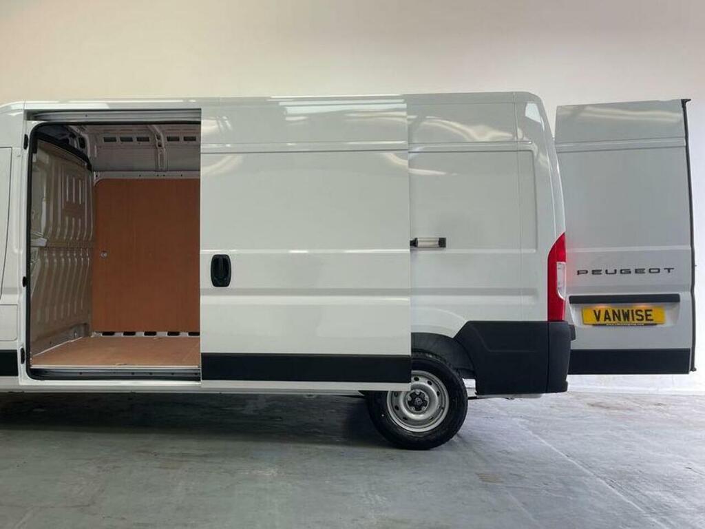 Peugeot Boxer Boxer 2.2 Bluehdi 335 Professional Panel Van D VAN07W White #6