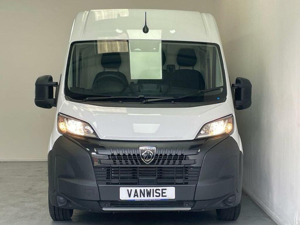 Peugeot Boxer Boxer 2.2 Bluehdi 335 Professional Panel Van D VAN07W White #2
