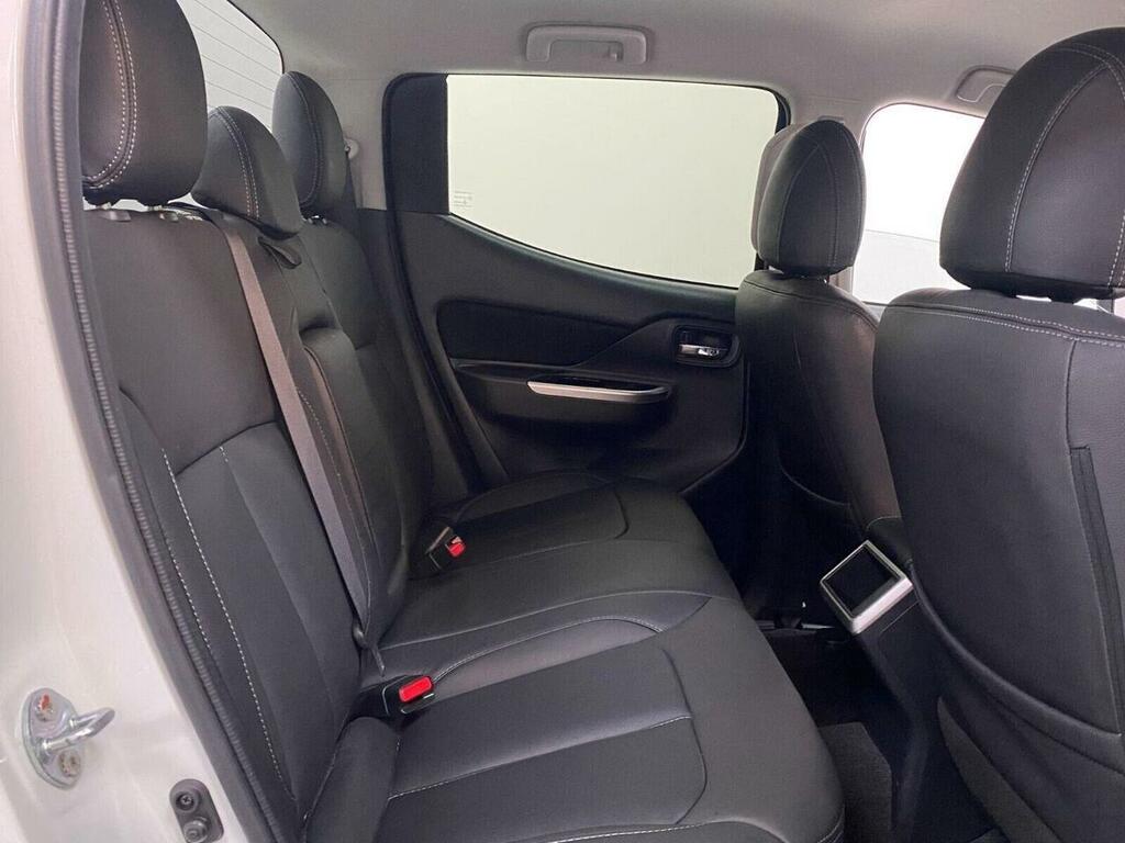 Mitsubishi L200 Pickup Black #7