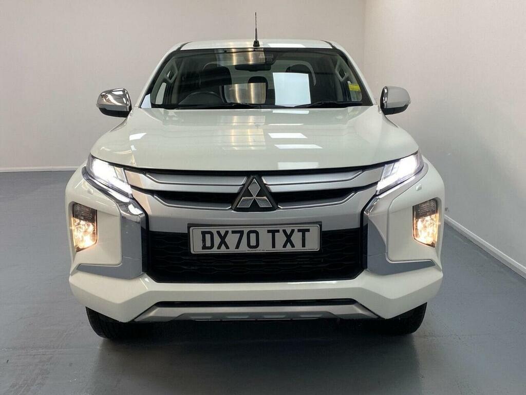 Mitsubishi L200 Pickup Black #2