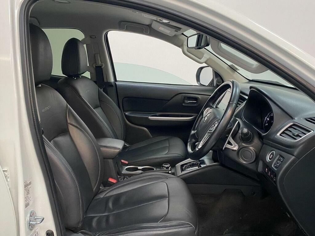 Mitsubishi L200 Pickup Black #6