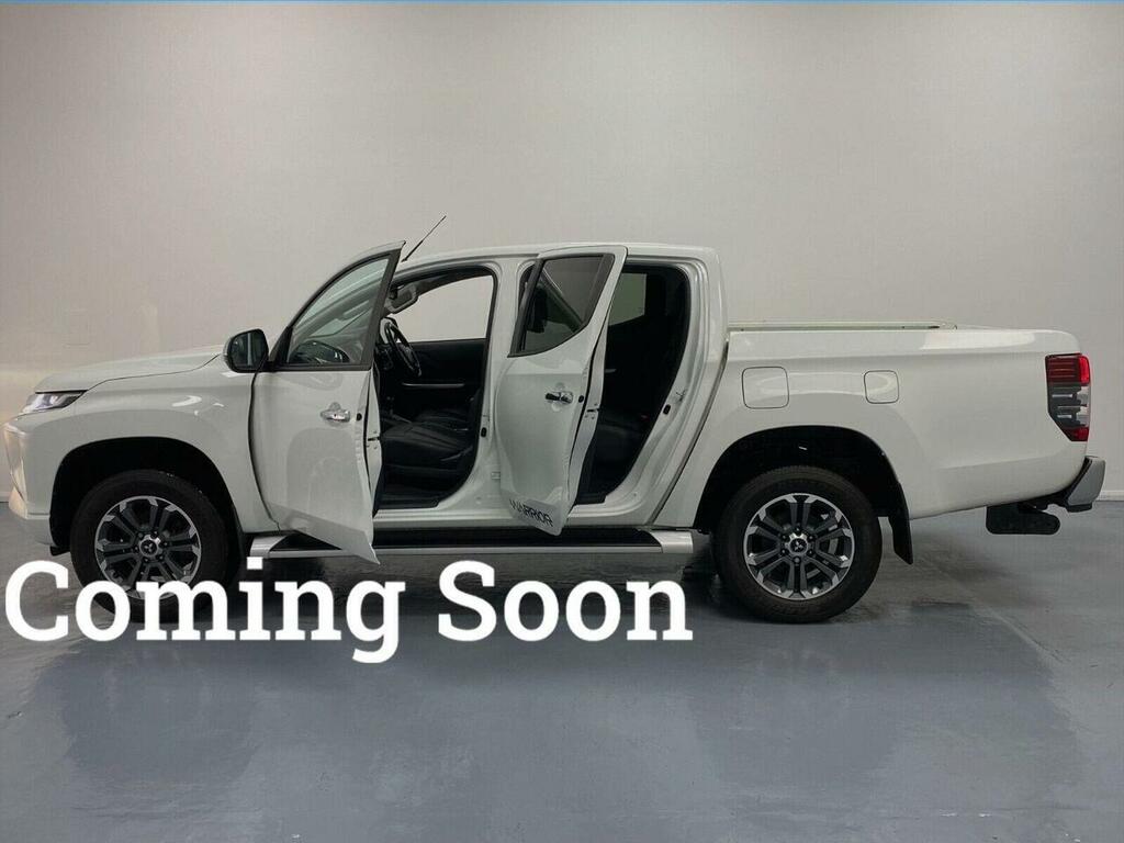 Mitsubishi L200 Pickup Black #4