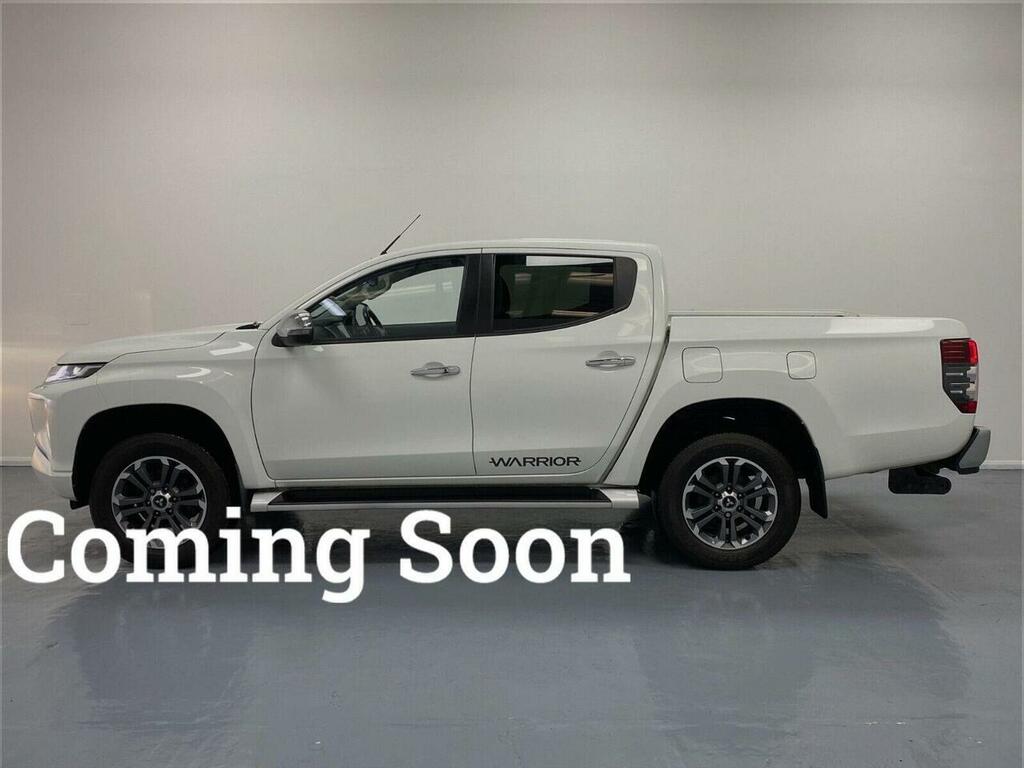 Mitsubishi L200 Pickup Black #3