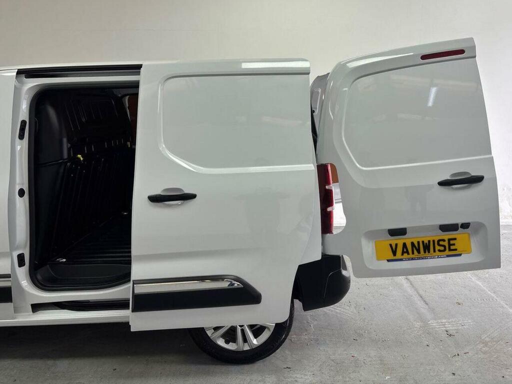 Toyota Proace City Proace City 1.5 Bluehdi Design Short Panel Van Aut White #6
