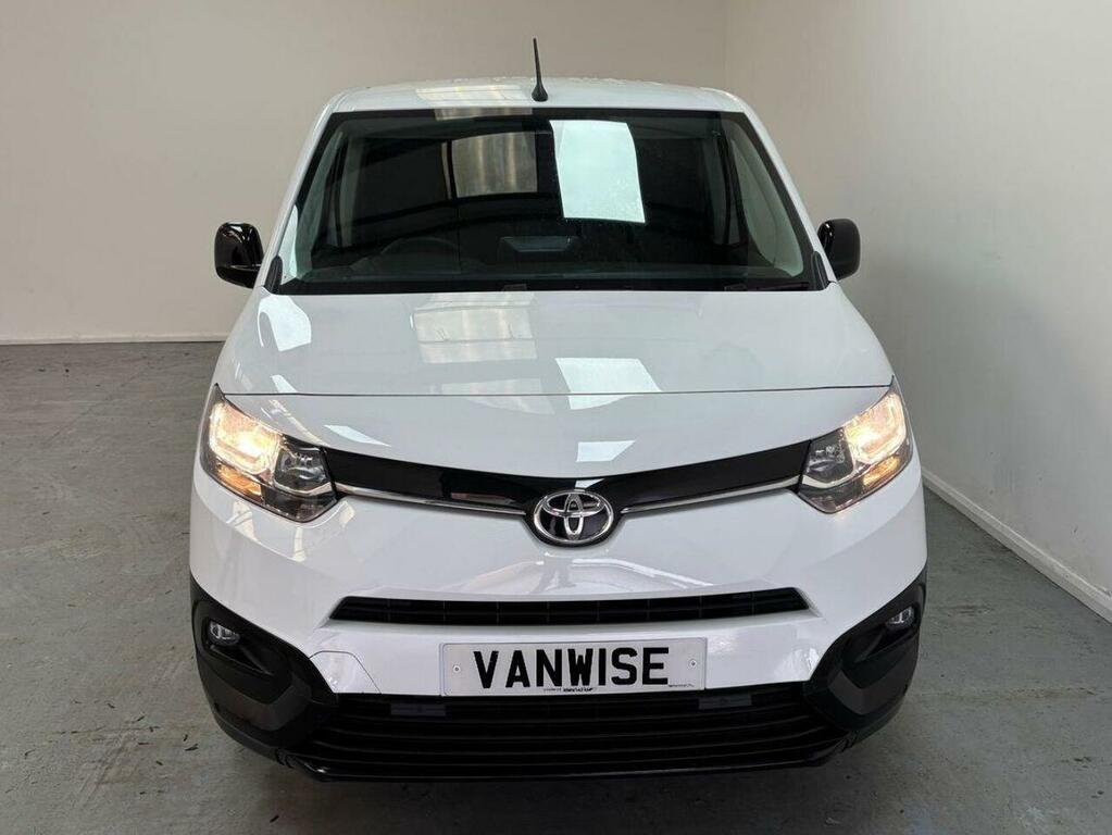 Toyota Proace City Proace City 1.5 Bluehdi Design Short Panel Van Aut White #2