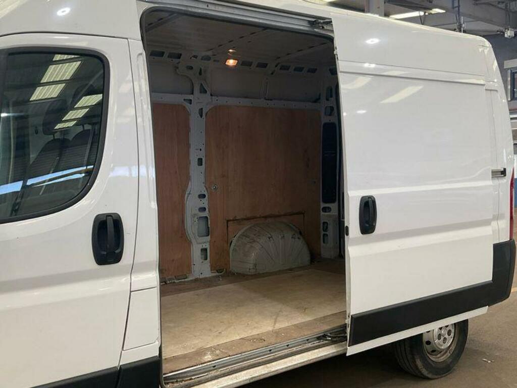 Peugeot Boxer Boxer 2.2 Bluehdi 335 Professional Premium L2 H2 MW73CFX White #3