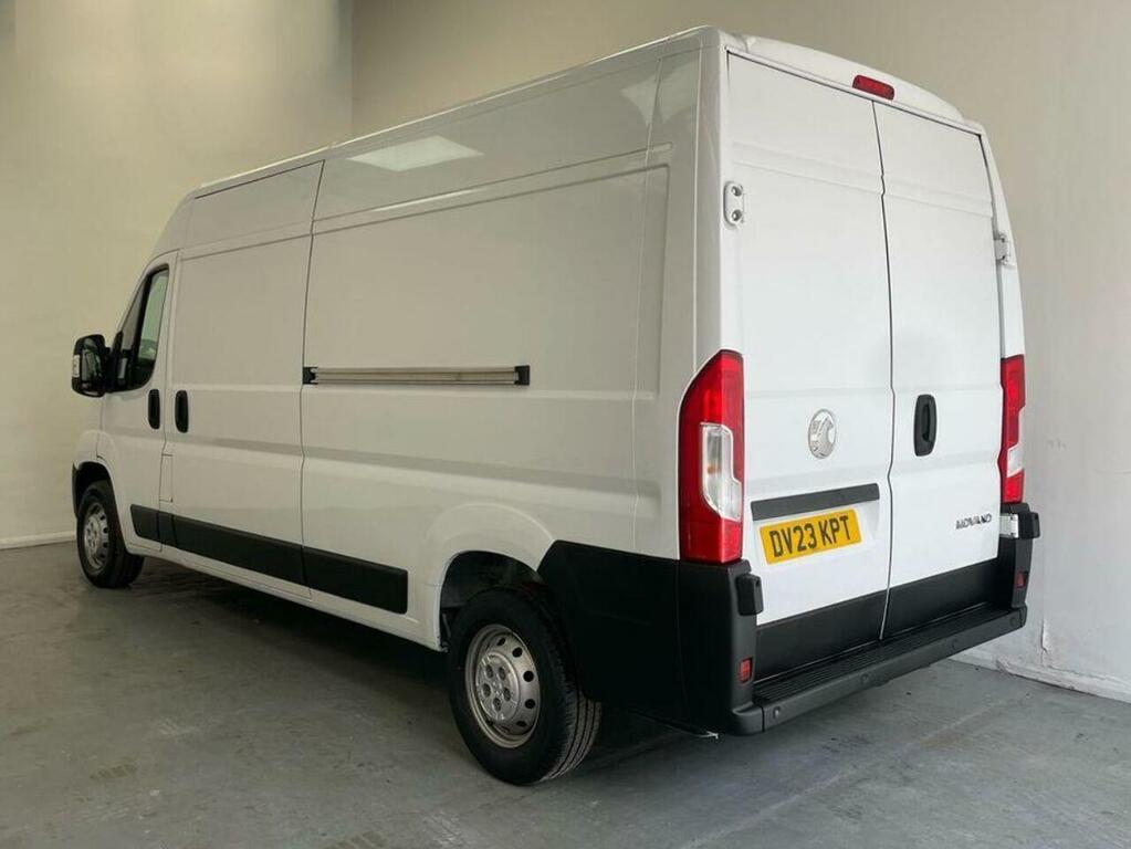 Vauxhall Movano Prime White #7
