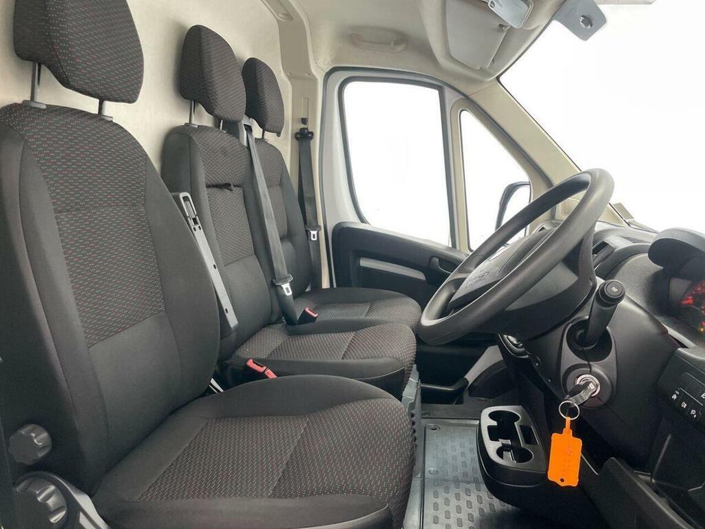 Vauxhall Movano Prime White #10