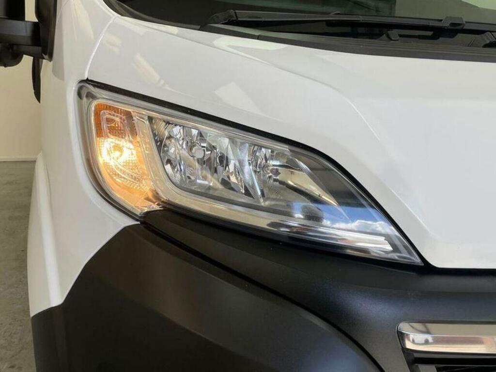 Vauxhall Movano Prime White #20