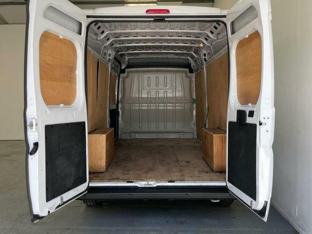 Vauxhall Movano Prime White #9