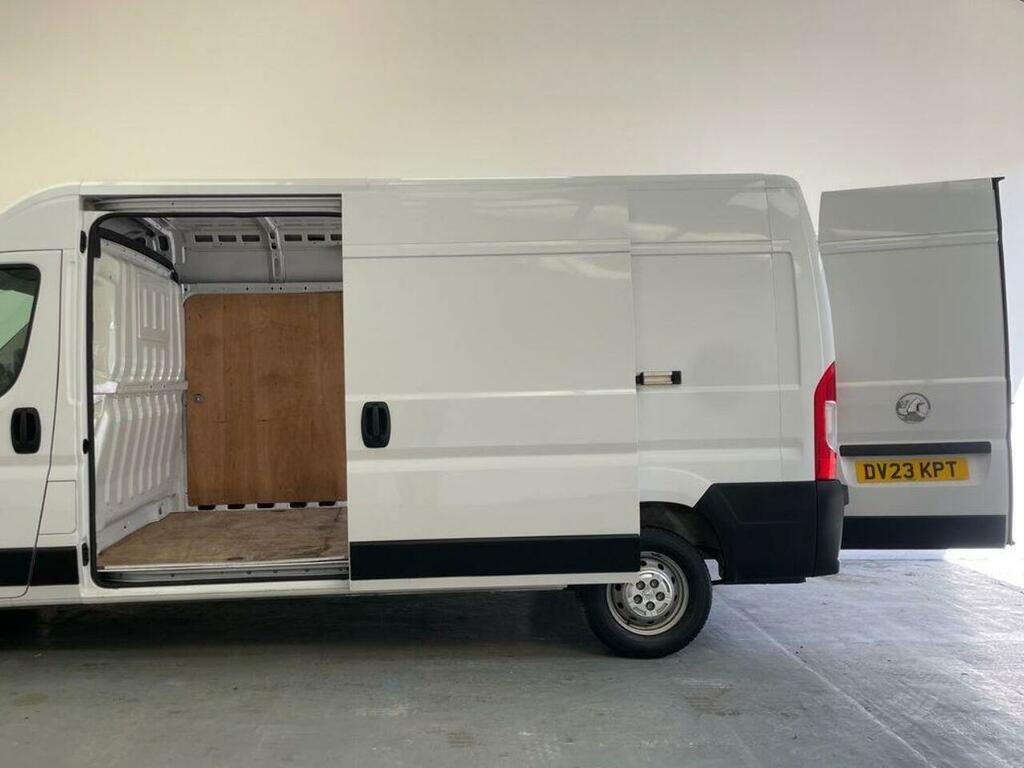 Vauxhall Movano Prime White #6