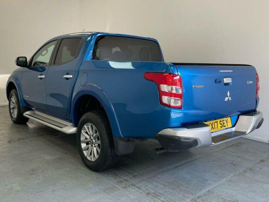 Mitsubishi L200 Pickup Green #7