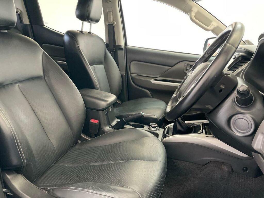 Mitsubishi L200 Pickup Green #10