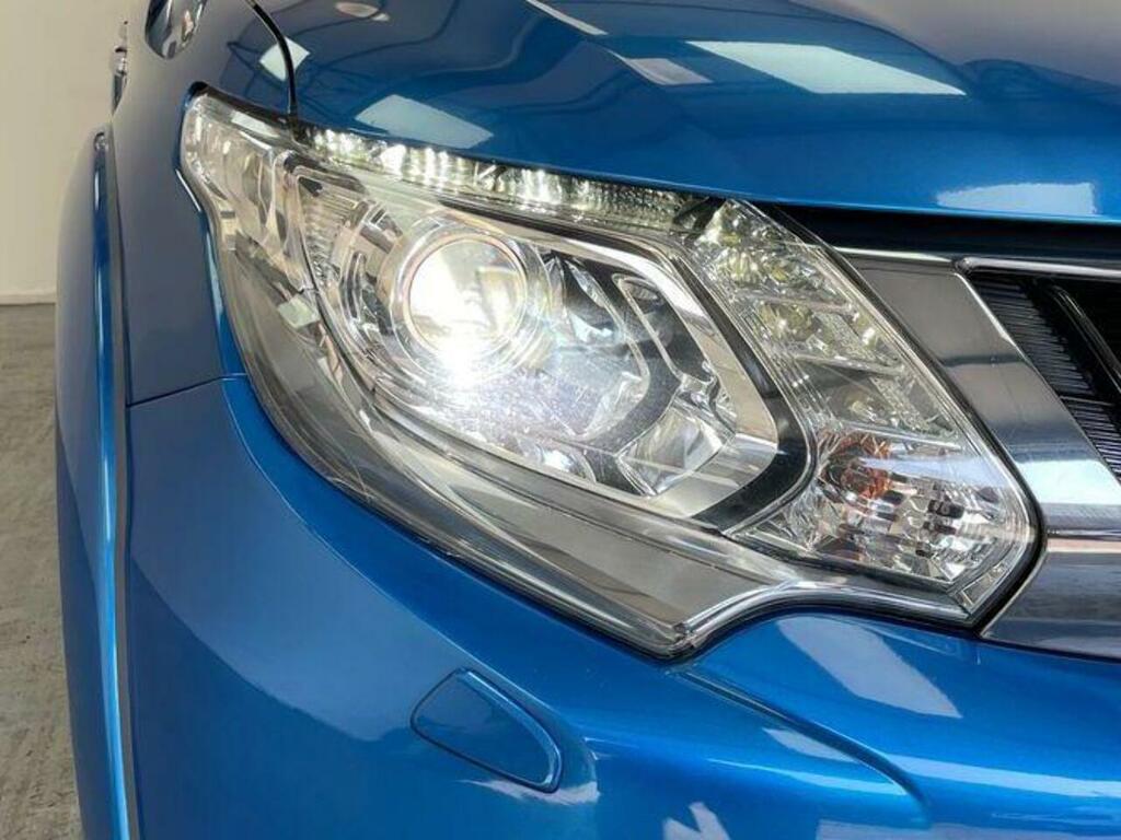 Mitsubishi L200 Pickup Green #26