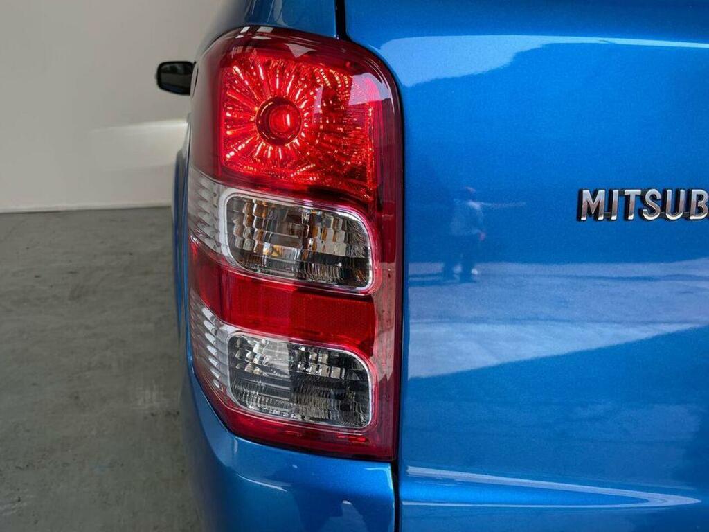 Mitsubishi L200 Pickup Green #33