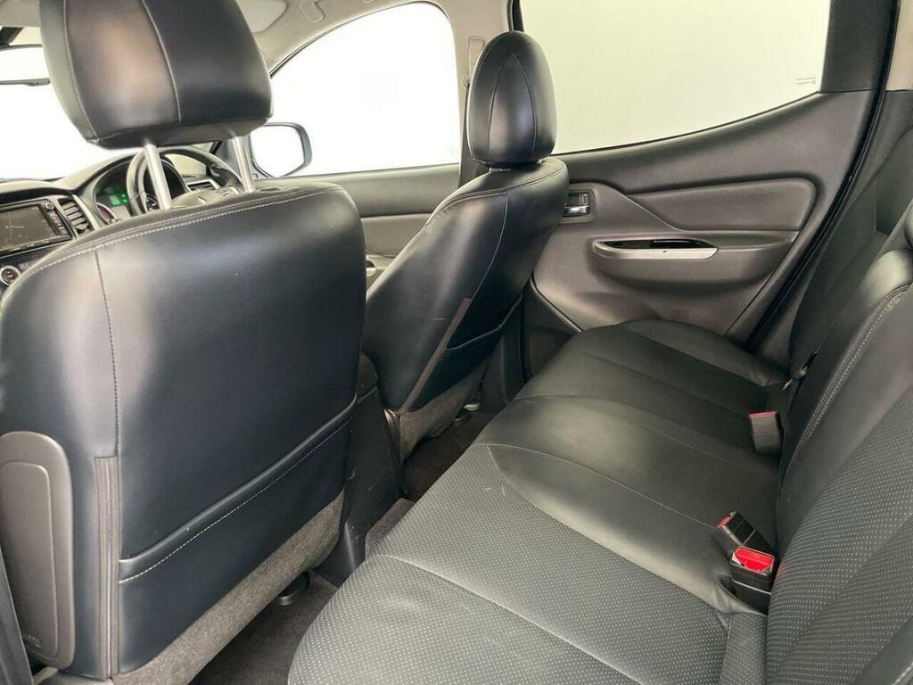 Mitsubishi L200 Pickup Green #12