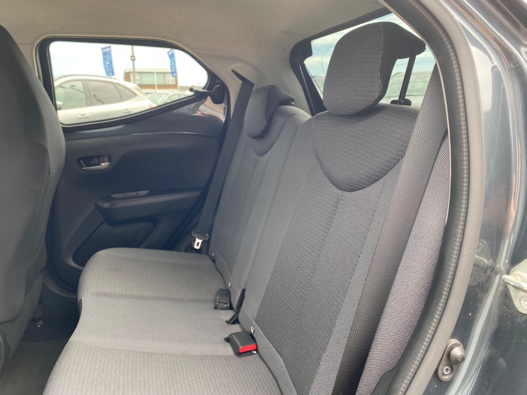 Toyota Aygo 1.0 Vvt-i X-play Red #15