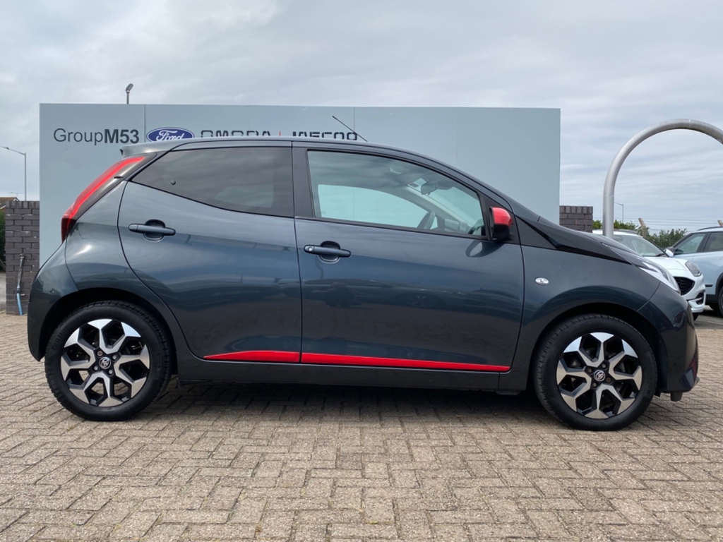 Toyota Aygo 1.0 Vvt-i X-play Red #7