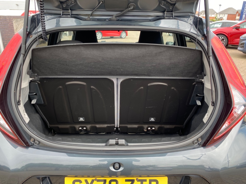 Toyota Aygo 1.0 Vvt-i X-play Red #27