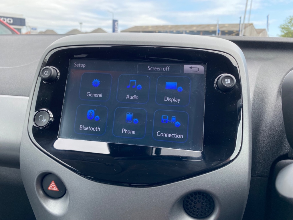 Toyota Aygo 1.0 Vvt-i X-play Red #25