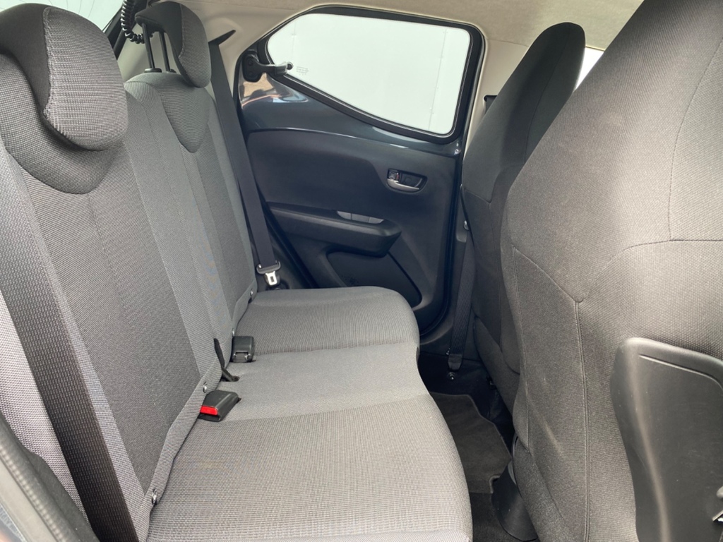 Toyota Aygo 1.0 Vvt-i X-play Red #16